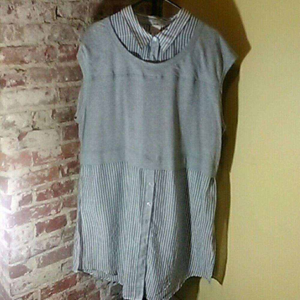 SOLD Gray stripe top